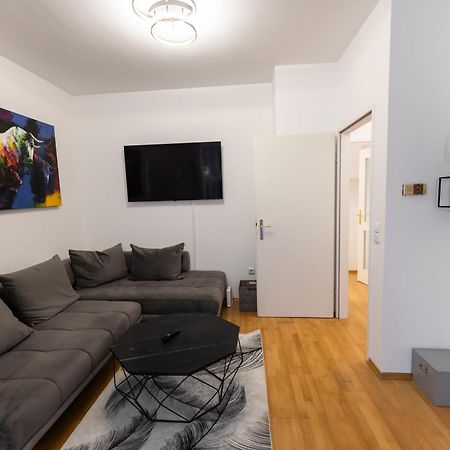 Palais Petrus Apartment Виена Екстериор снимка