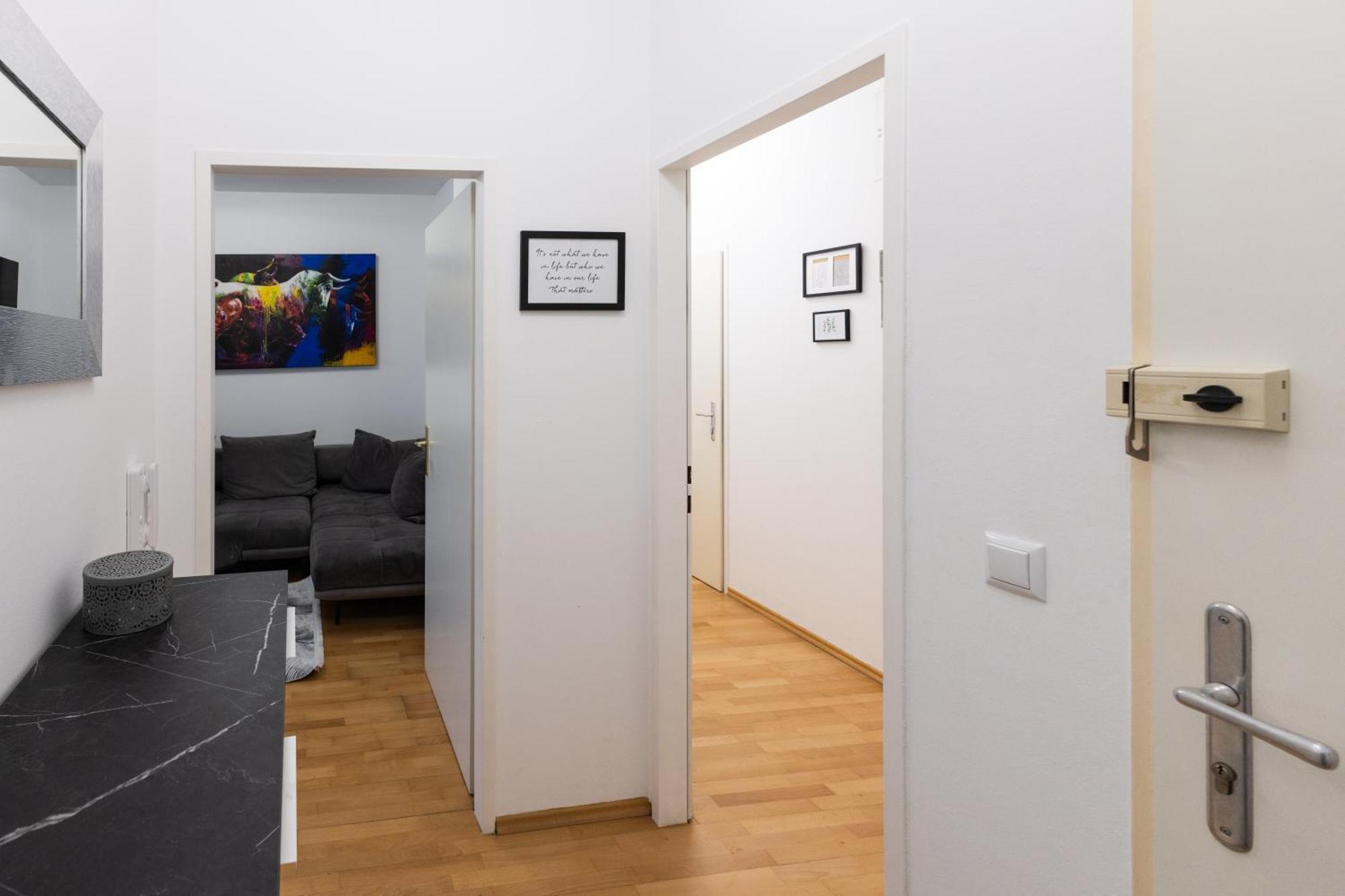 Palais Petrus Apartment Виена Екстериор снимка