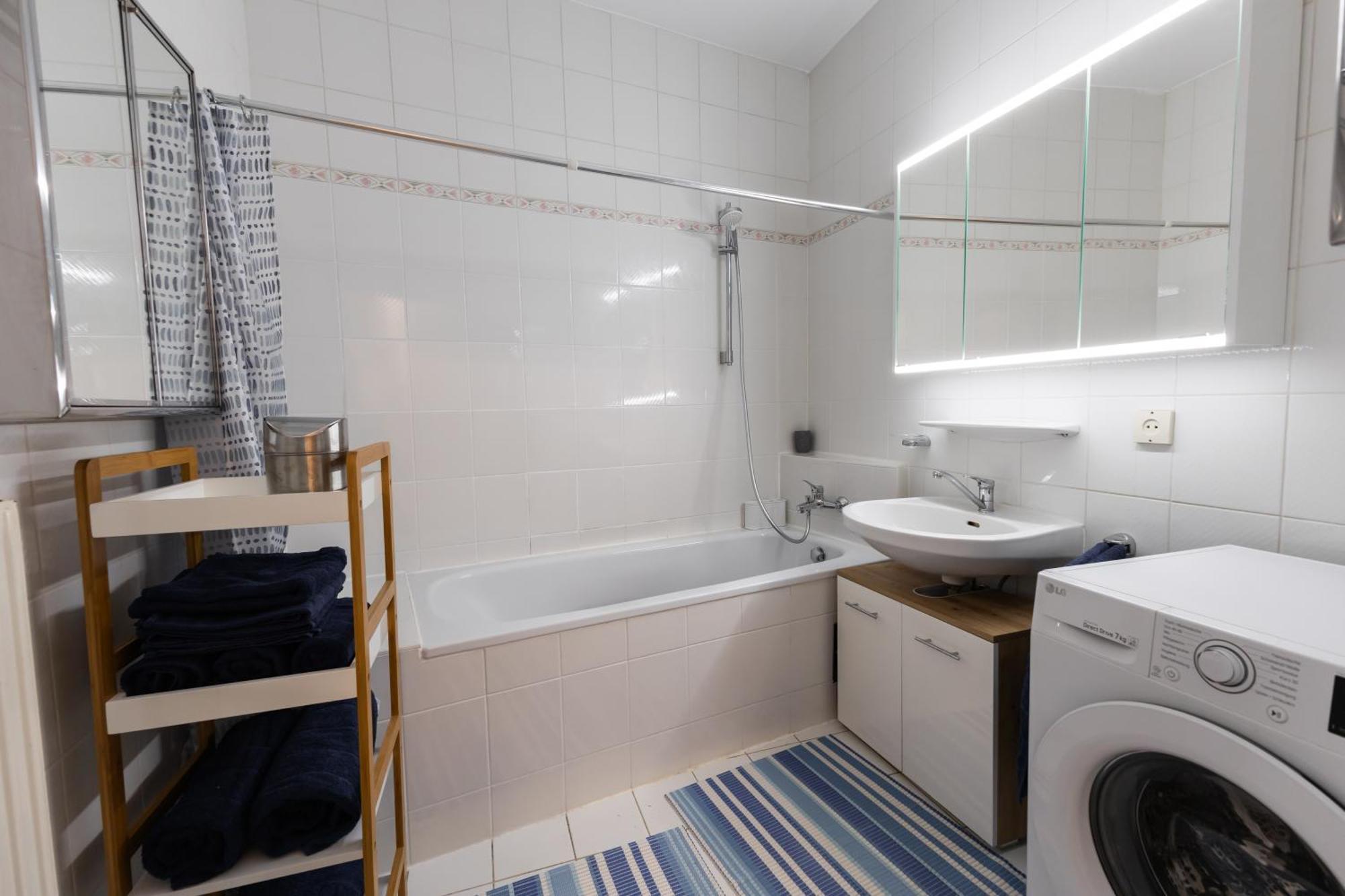 Palais Petrus Apartment Виена Екстериор снимка