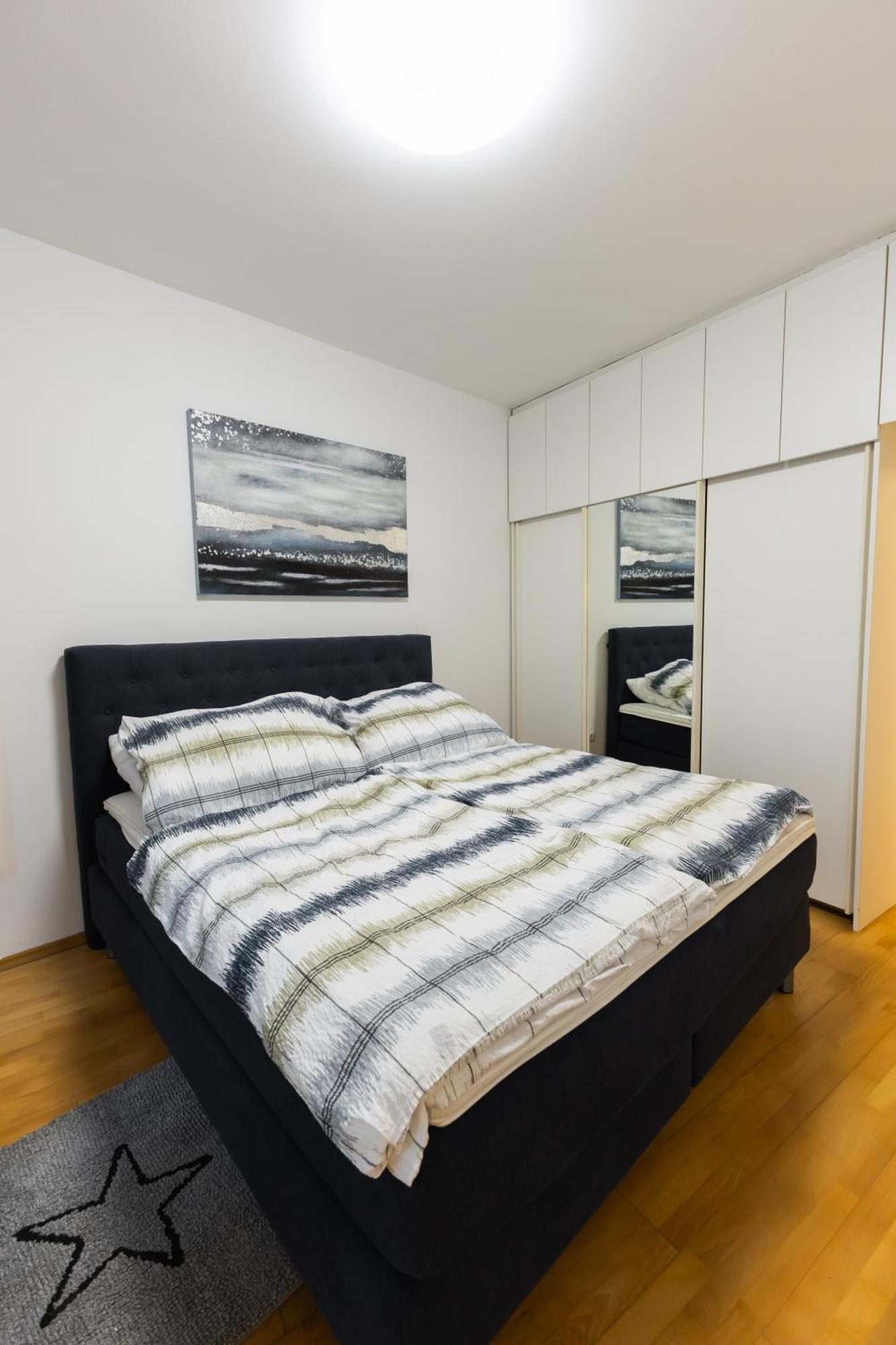 Palais Petrus Apartment Виена Екстериор снимка